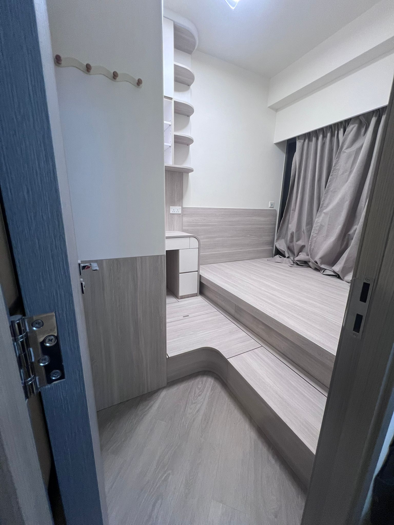 f76faf94-4174-43a9-9f5d-b9a4c8f29d8a